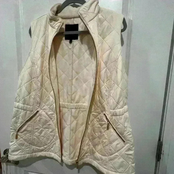 Talbots Women’s Cream Quilted Zip-Up Vest – Gold Hardware – Size X - Picture 5 of 14